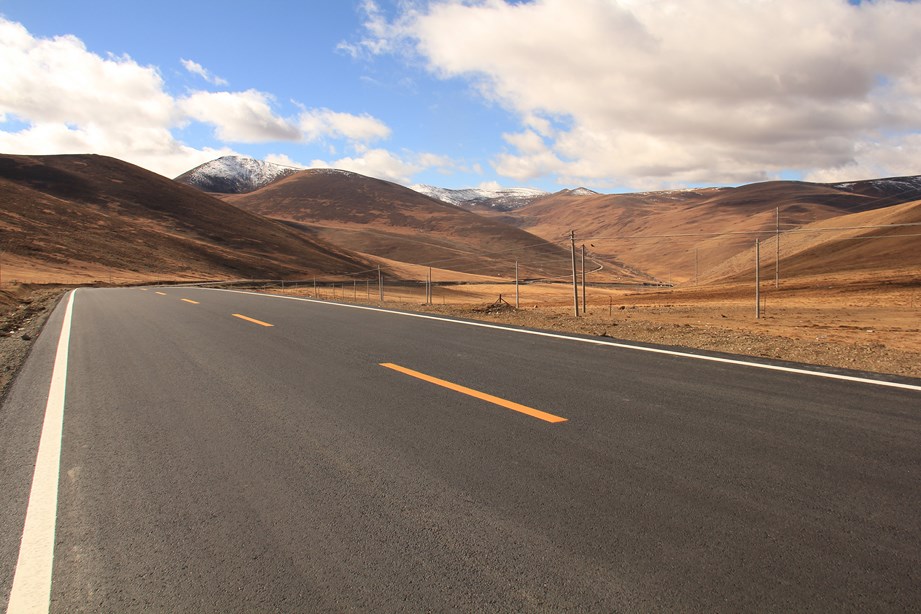 Route_Tibet_asphalte